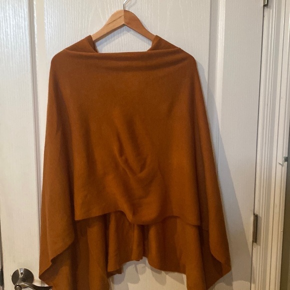 Poncho  light weight sweater OS rust color drape front - Picture 1 of 5